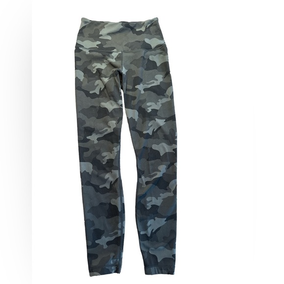 Yogalicious‎ leggings Black/Gray Camo  XS excellent condition! - Picture 1 of 3